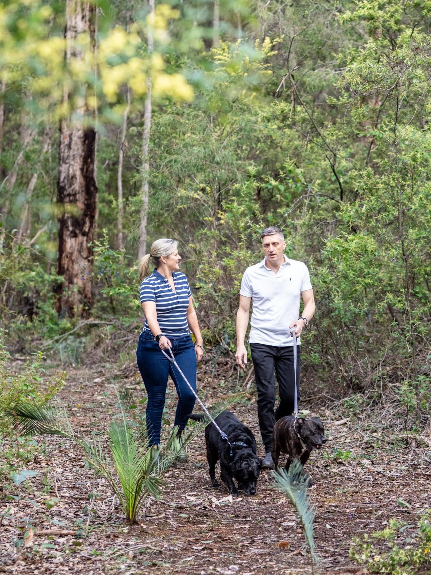 Jarrah Grove Forest Retreat - Adults Only Luxury Chalet Rosa Glen Bagian luar foto