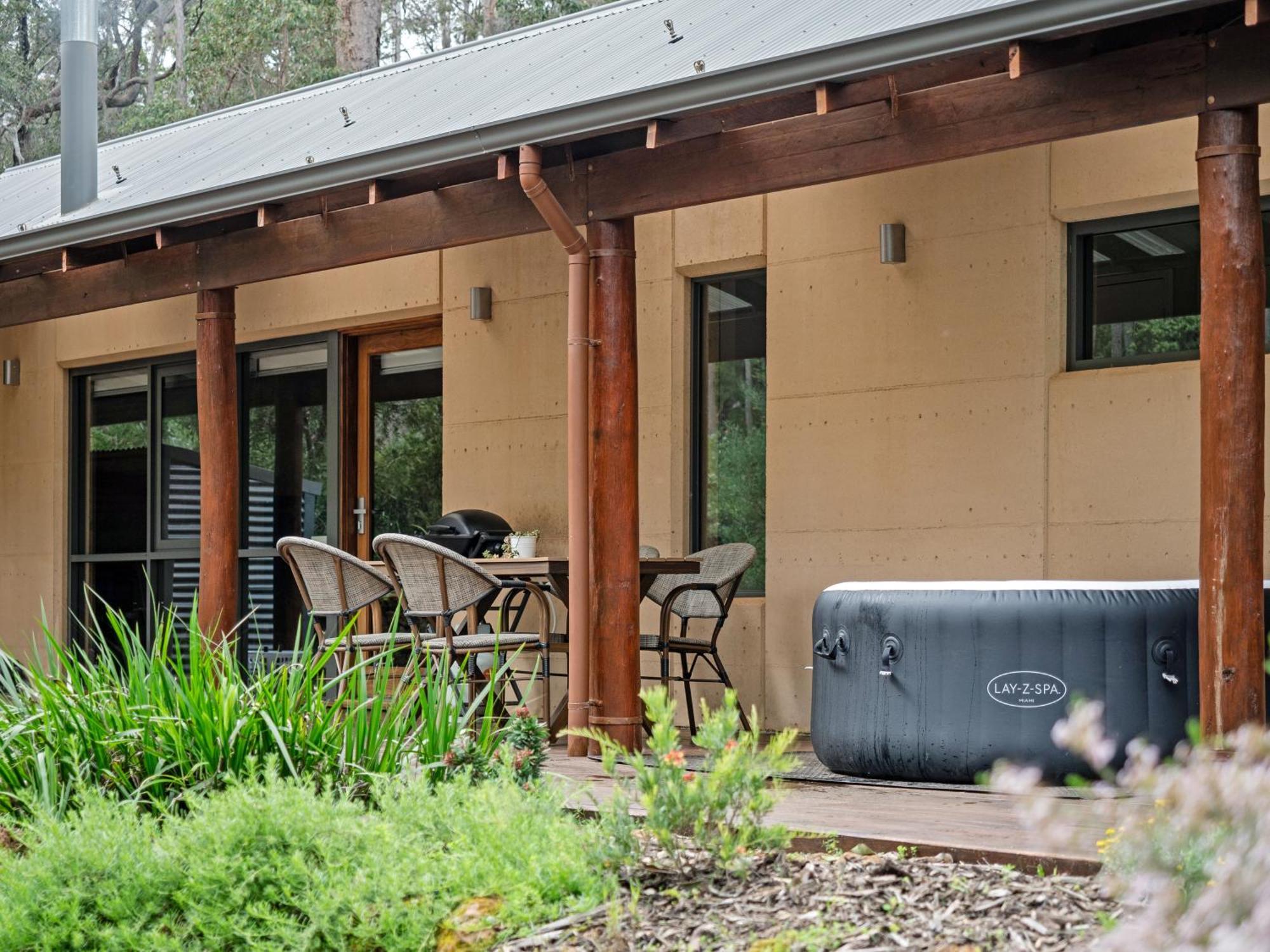 Jarrah Grove Forest Retreat - Adults Only Luxury Chalet Rosa Glen Bagian luar foto