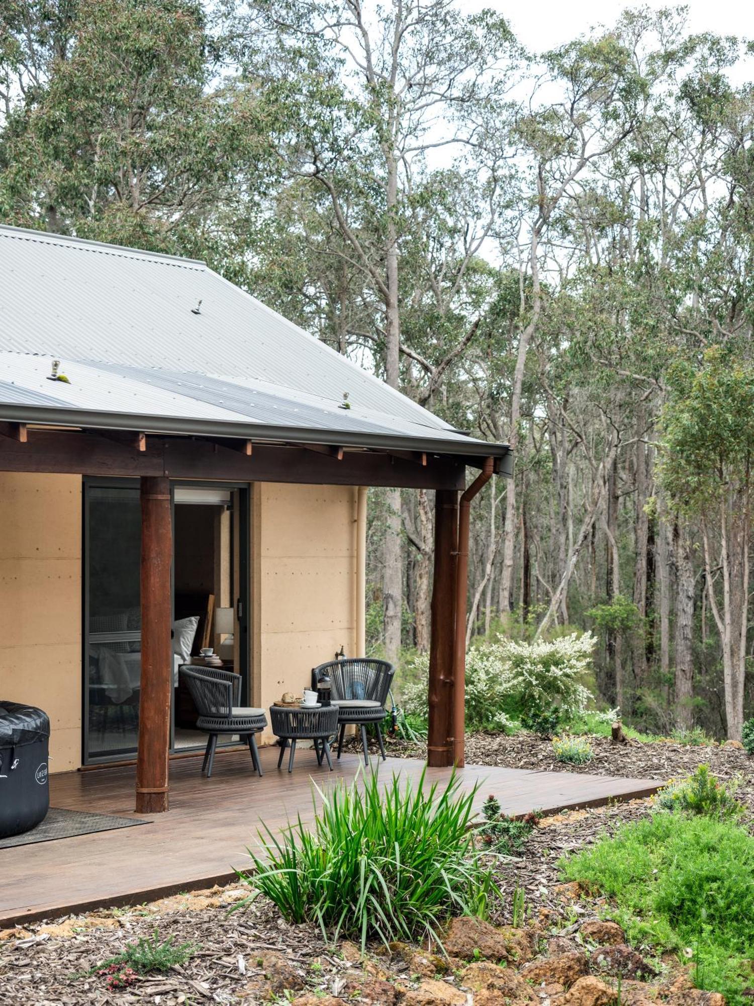 Jarrah Grove Forest Retreat - Adults Only Luxury Chalet Rosa Glen Bagian luar foto