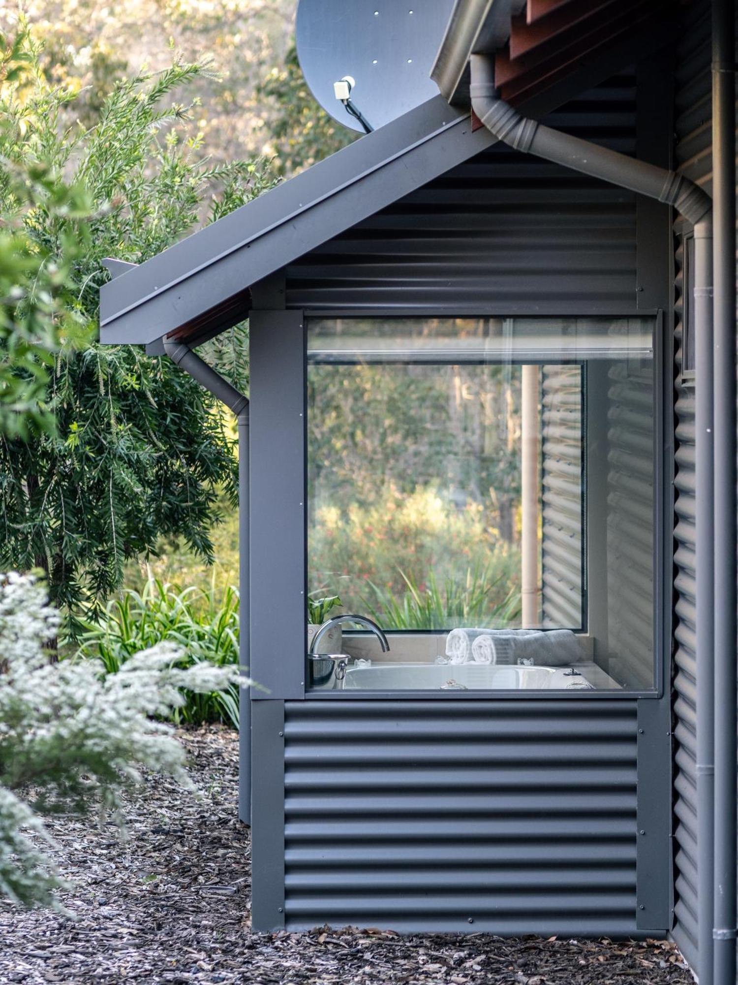 Jarrah Grove Forest Retreat - Adults Only Luxury Chalet Rosa Glen Bagian luar foto
